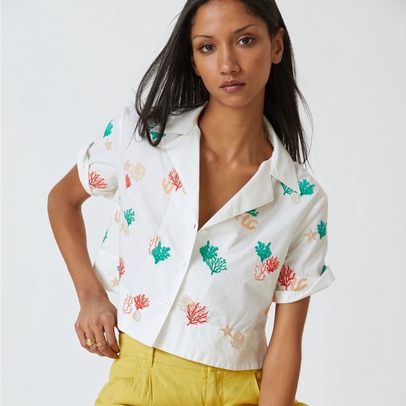 Anthropologie Tops - ✨ Anthropologie Cropped Surf Shirt Sz L